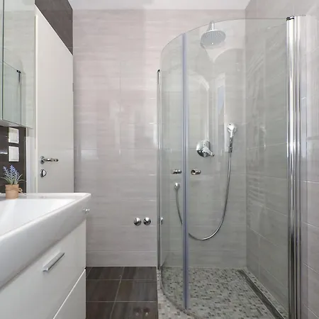 Maros Marina (Bossoglina)