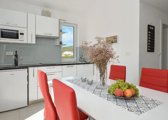 Maros Apartman Marina